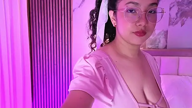 LunaRosse  online show from 17, 12, 2025