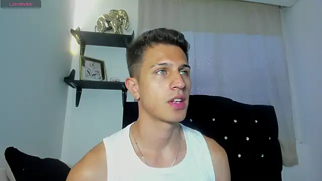 Snapshot of kevin_ahss chatting on 28, 7, 2026 kevin ahss online show from 28, 7, 2026