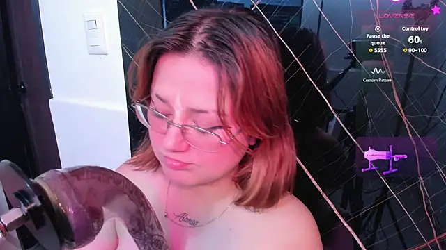 isa grey  online show from 27, 9, 2025