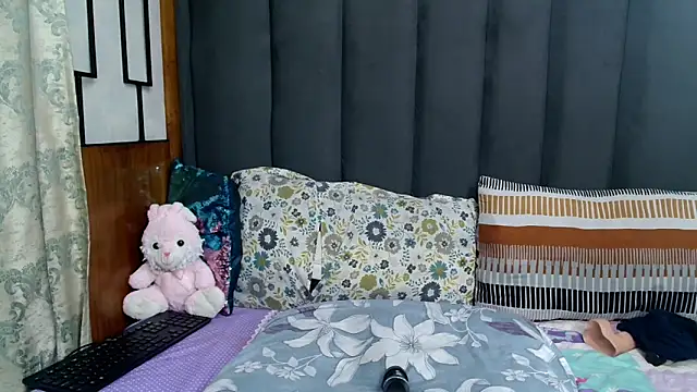 MrsMxx25 online show from 10, 2, 2026