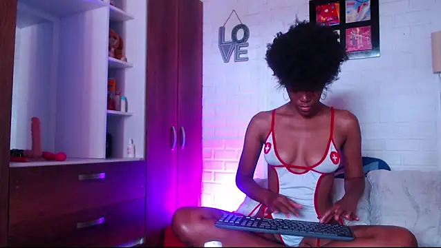 Snapshot of lucyymaximo chatting on 15, 9, 2025 lucyymaximo online show from 15, 9, 2025