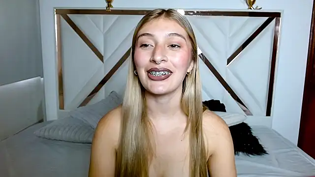 SophiaaLee online show from 14, 2, 2026