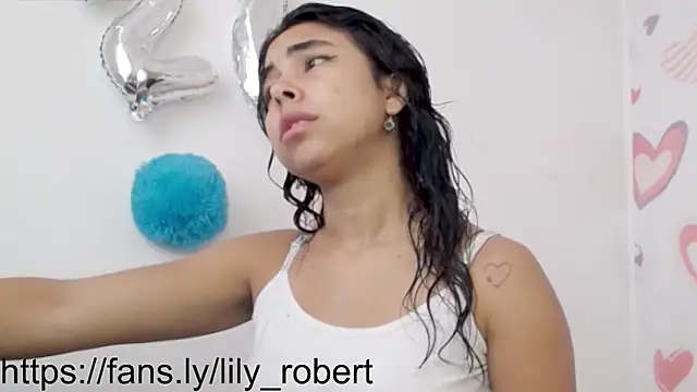 Snapshot of lily_robertss_ chatting on 13, 9, 2025 lily robertss  online show from 13, 9, 2025