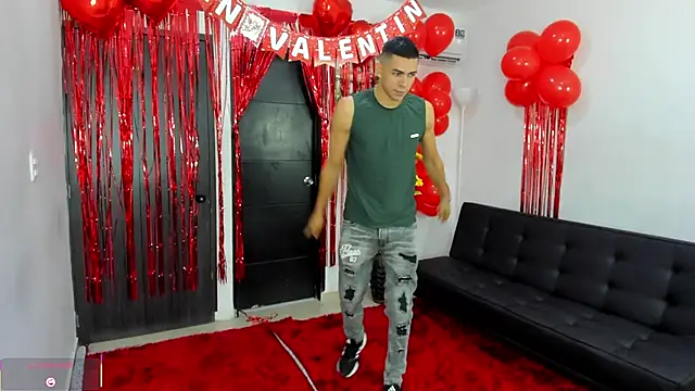 Snapshot of Playhardsex_ chatting on 8, 2, 2026 Playhardsex online show from 8, 2, 2026