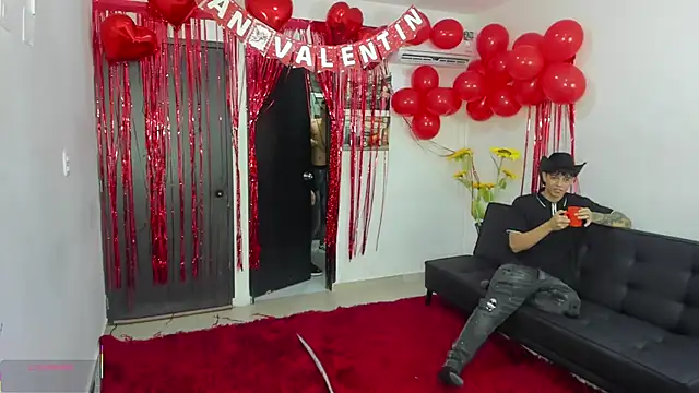 Snapshot of Playhardsex_ chatting on 10, 2, 2026 Playhardsex online show from 10, 2, 2026