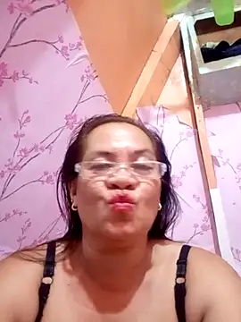 Snapshot of vickyhot1966 chatting on 10, 9, 2025 vickyhot1966 online show from 10, 9, 2025