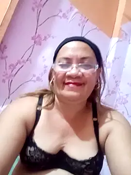 Snapshot of vickyhot1966 chatting on 31, 10, 2025 vickyhot1966 online show from 31, 10, 2025