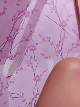 Snapshot of vickyhot1966 chatting on 27, 11, 2025 vickyhot1966 online show from 27, 11, 2025