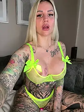 CoraDiamond online show from 10, 2, 2026