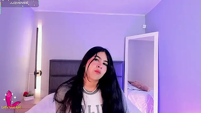 Emma  clark  online show from 5, 11, 2025