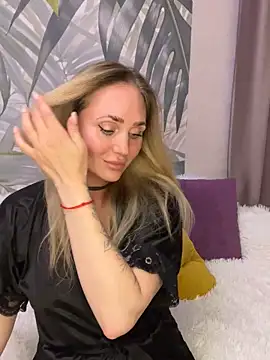 Affectionate lady online show from 4, 10, 2025