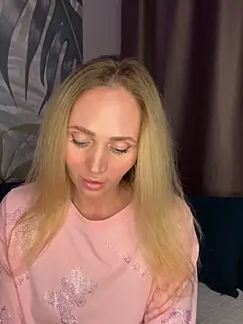 Affectionate lady online show from 17, 10, 2025