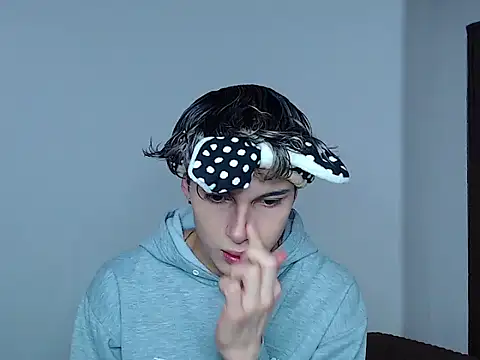 john vichenso online show from 24, 11, 2025