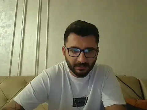 Snapshot of The_Oggy chatting on 11, 9, 2025 The Oggy online show from 11, 9, 2025