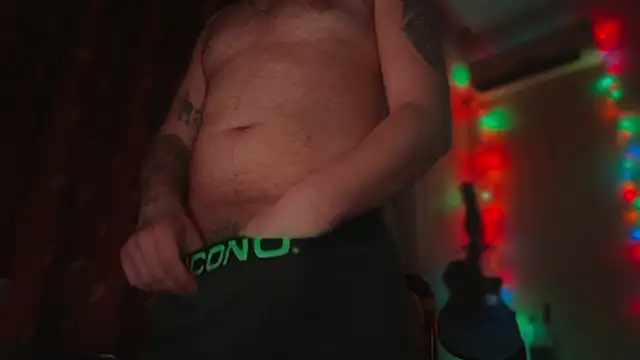 Snapshot of The_Oggy chatting on 12, 3, 2026 The Oggy online show from 12, 3, 2026