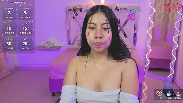 Snapshot of ZURY_TAY chatting on 5, 10, 2025 ZURY TAY online show from 5, 10, 2025