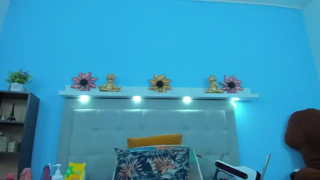 neferet opal online show from 19, 12, 2025