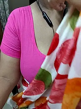 Snapshot of tami_lavanya chatting on 17, 6, 2026 tami lavanya online show from 17, 6, 2026