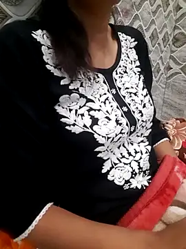 Aarti-kumri online show from 10, 11, 2025