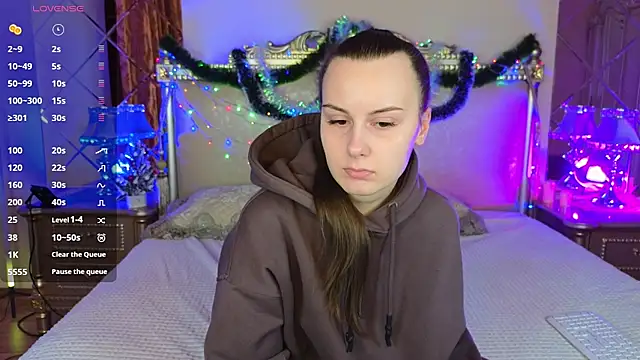 Kelly Cartier online show from 17, 12, 2025