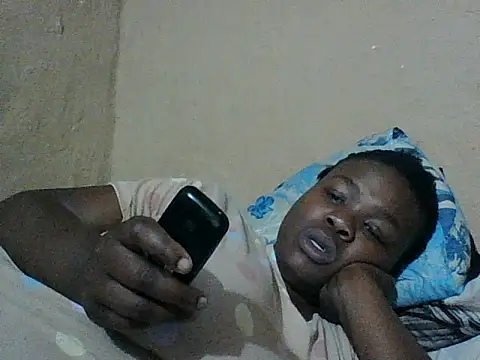 Snapshot of chocolateboobs92 chatting on 27, 9, 2025 chocolateboobs92 online show from 27, 9, 2025