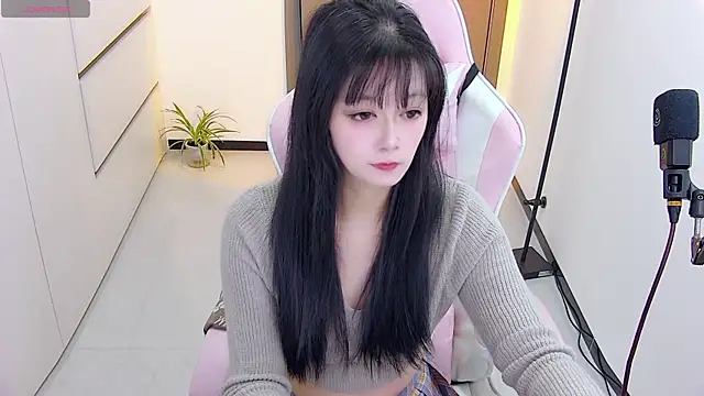 Snapshot of Fioriy66 chatting on 14, 11, 2025 Fioriy66 online show from 14, 11, 2025