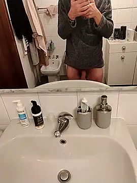 Snapshot of Baldassarre1990 chatting on 25, 10, 2025 Baldassarre1990 online show from 25, 10, 2025