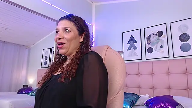 Snapshot of Serena_Houstonn chatting on 20, 4, 2026 Serena Houstonn online show from 20, 4, 2026