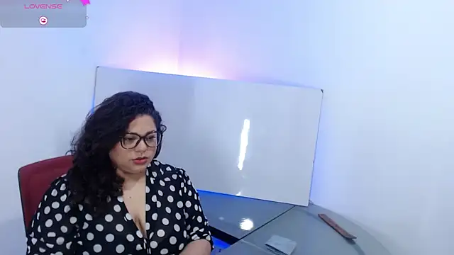 Snapshot of merly_chica chatting on 13, 10, 2025 merly chica online show from 13, 10, 2025