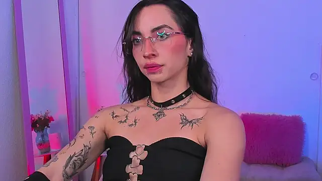 Snapshot of Aryane_art_ chatting on 11, 10, 2025 Aryane art  online show from 11, 10, 2025
