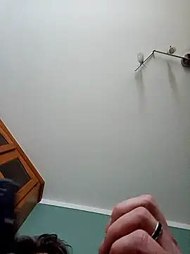 Teufel-in-weiss online show from 4, 3, 2026