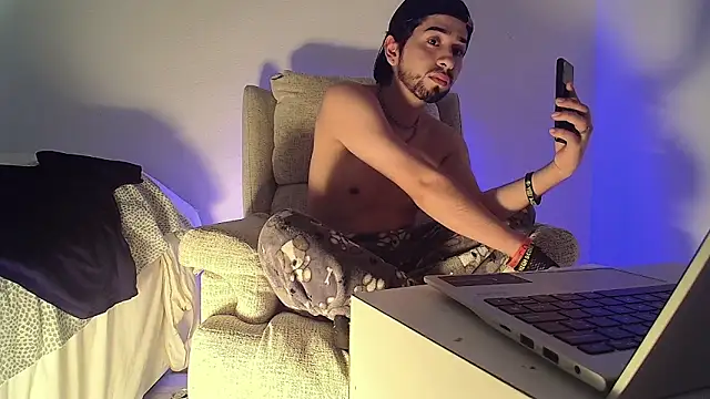 Snapshot of Dimax_xxx chatting on 17, 12, 2025 Dimax xxx online show from 17, 12, 2025