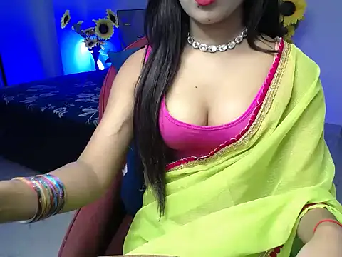 Snapshot of Little_queenn chatting on 7, 11, 2025 Little queenn online show from 7, 11, 2025