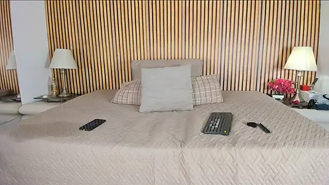 keeyla stone online show from 27, 9, 2025