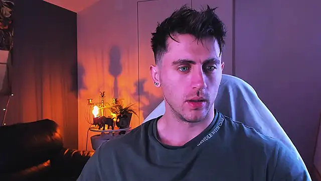 Oscar Miller  online show from 4, 10, 2025