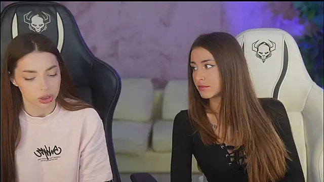 Snapshot of Luna_secretgirl chatting on 5, 11, 2025 Luna secretgirl online show from 5, 11, 2025