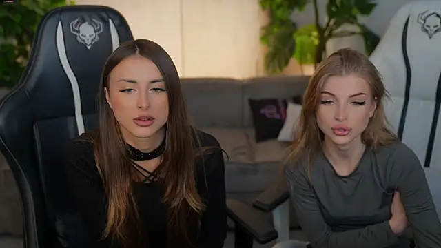 Snapshot of Luna_secretgirl chatting on 24, 11, 2025 Luna secretgirl online show from 24, 11, 2025