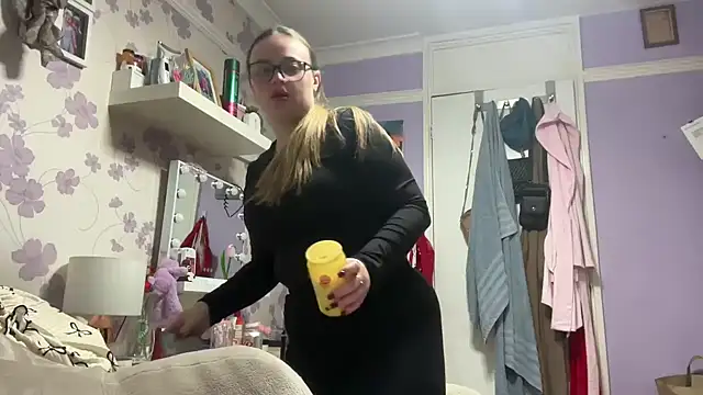 SexySashaxox online show from 2, 2, 2026