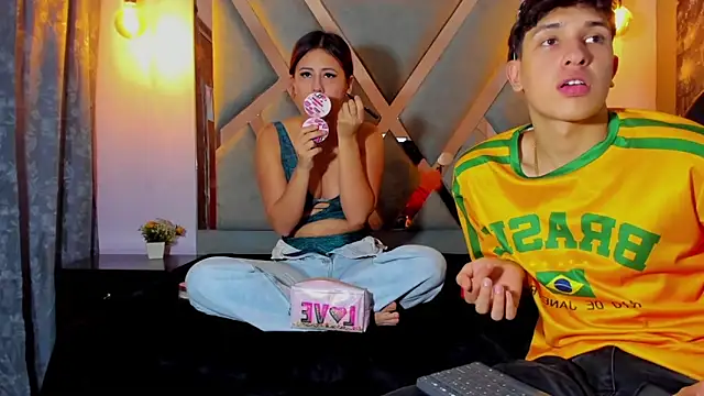 ChanellandMax online show from 17, 12, 2025