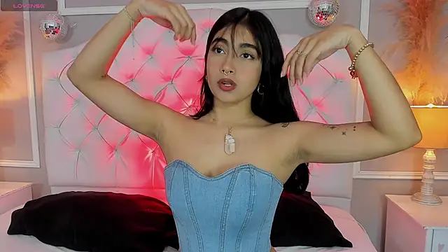 Snapshot of cherry_vega_ chatting on 29, 10, 2025 cherry vega  online show from 29, 10, 2025