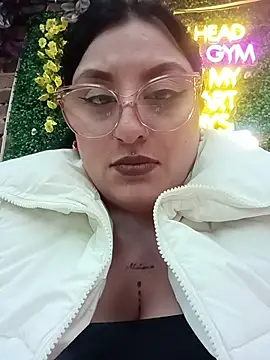 Snapshot of megan_fox5 chatting on 16, 12, 2025 megan fox5 online show from 16, 12, 2025