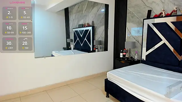 Snapshot of VioletRose_as chatting on 28, 10, 2025 VioletRose as online show from 28, 10, 2025