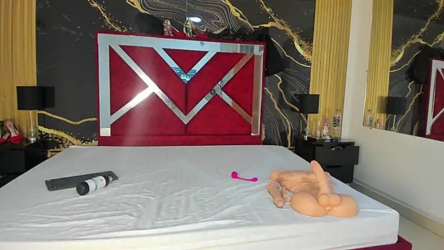 Snapshot of VioletRose_as chatting on 4, 11, 2025 VioletRose as online show from 4, 11, 2025