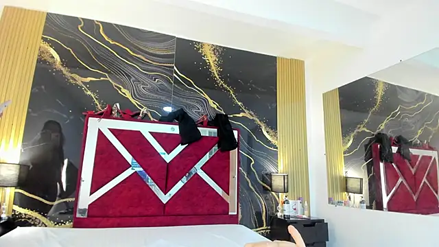 Snapshot of VioletRose_as chatting on 8, 11, 2025 VioletRose as online show from 8, 11, 2025