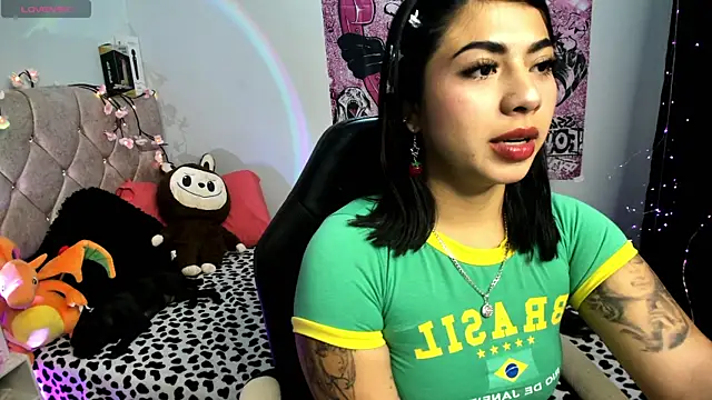 Snapshot of charlotte_queen1320 chatting on 19, 7, 2026 charlotte queen1320 online show from 19, 7, 2026