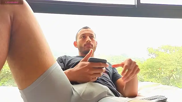 Snapshot of enormous_c0ckk chatting on 7, 11, 2025 enormous c0ckk online show from 7, 11, 2025