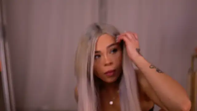 Snapshot of NickyBenz chatting on 23, 10, 2025 NickyBenz online show from 23, 10, 2025