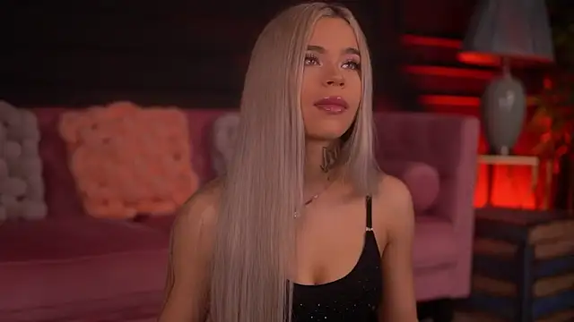 Snapshot of NickyBenz chatting on 16, 11, 2025 NickyBenz online show from 16, 11, 2025