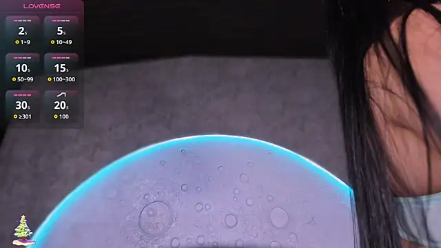 ReinaChloe online show from 17, 11, 2025