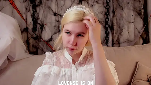 ElizSpieth online show from 6, 11, 2025